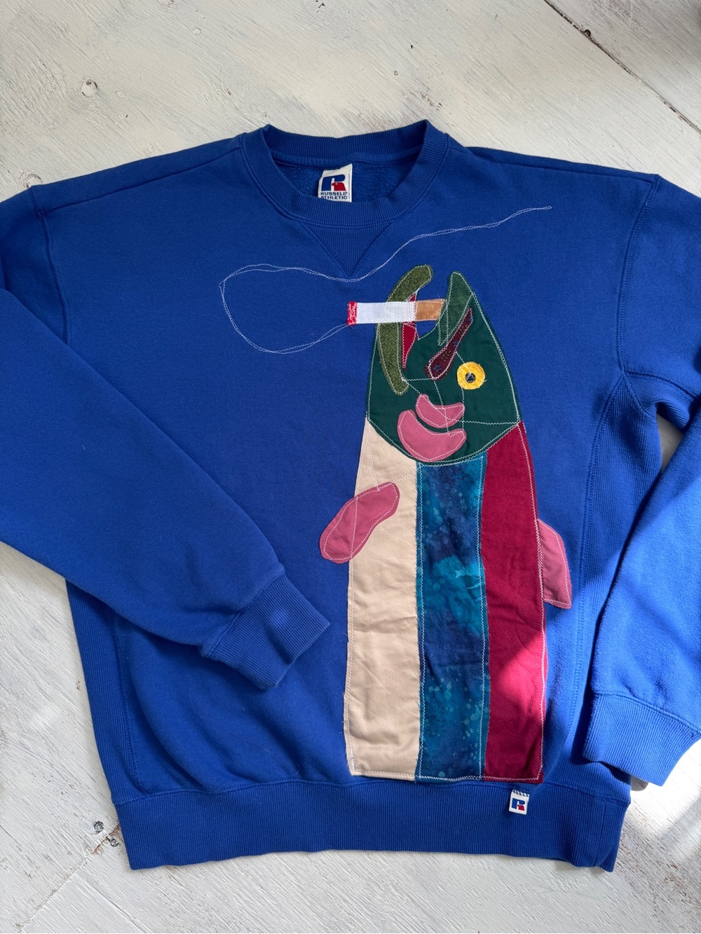 Size M/L blue crewneck